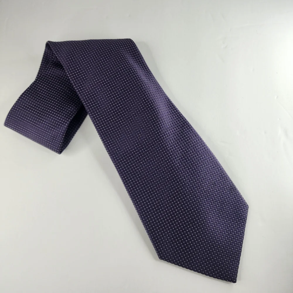 CEDARWOOD STATE Purple & White Dots Tie.
